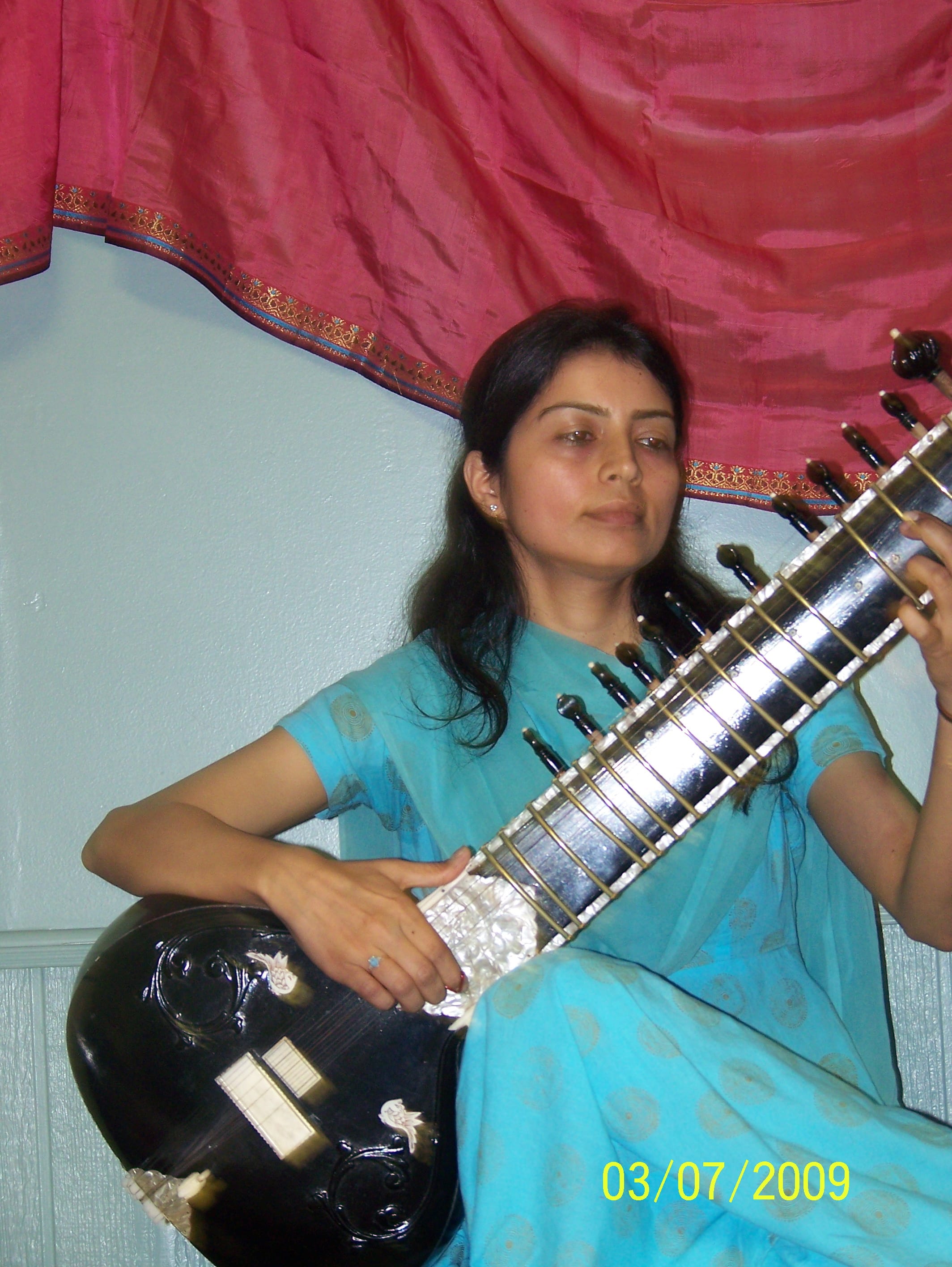 Read more about the article Reporting from Sitar & Tabla Event -with Photos & Stories