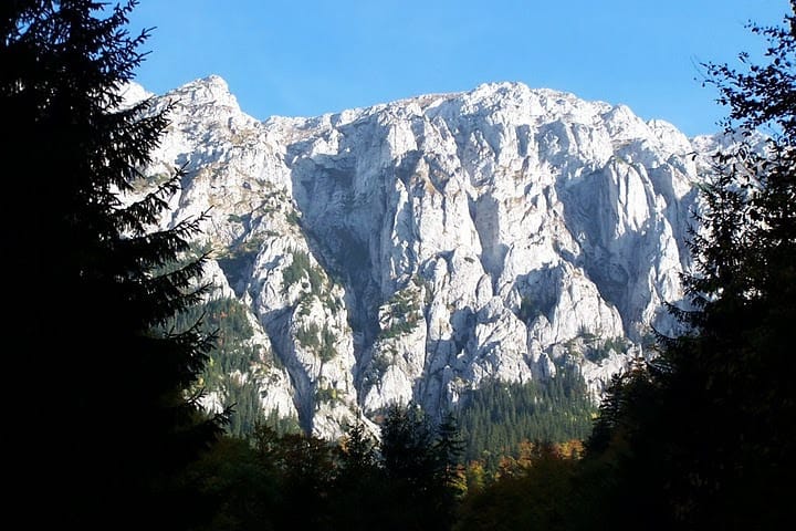 Read more about the article Méditation sur nos montagnes et vallées avec la nature roumaine