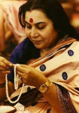 Shri Mataji with pearls